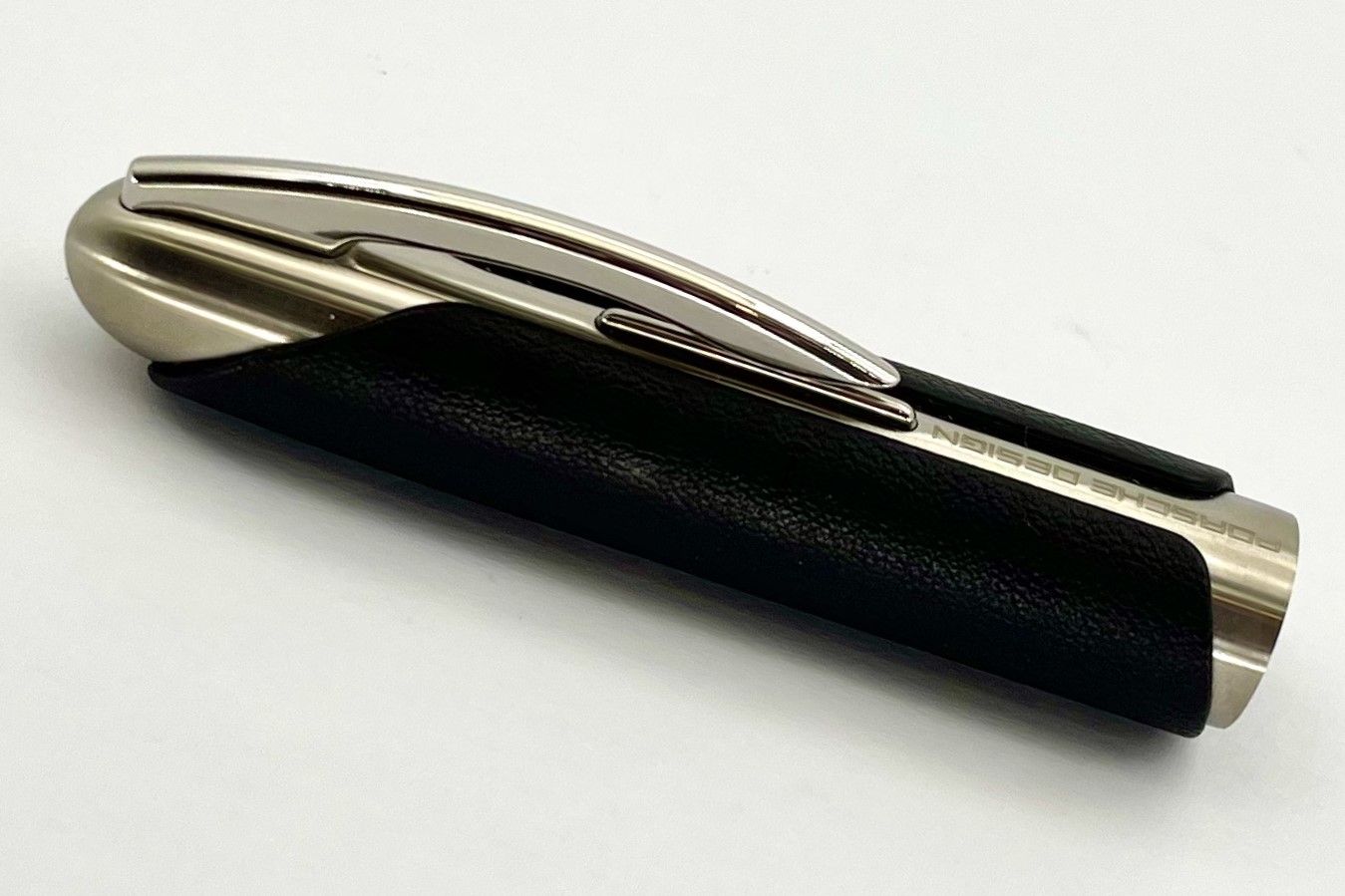 PorscheDesignP3150LeatherBlackFountainPen_L